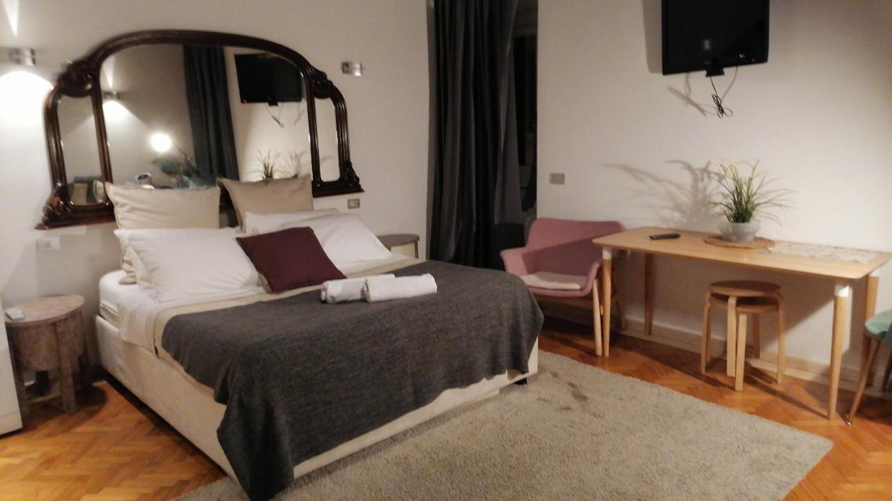 Lovely Apartments In City Centre "Third Floor, Without Elevator" Рим Екстер'єр фото